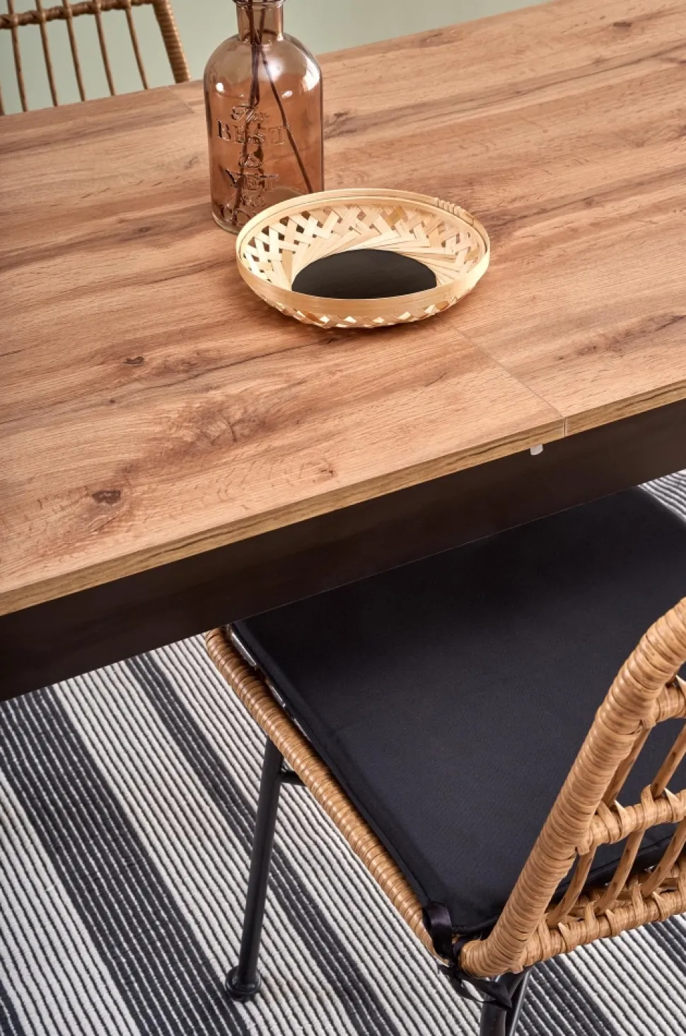 GREG stół rozkładany kolor dąb wotan/czarny (1p=1szt)1 sztuka