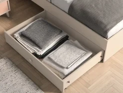 Łóżko z tapicerowanym zagłówkiem Mevel 08