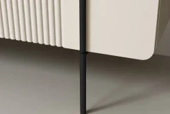 MALMI Komoda 200 4D - cashmere / crema bianca / czarne nogi