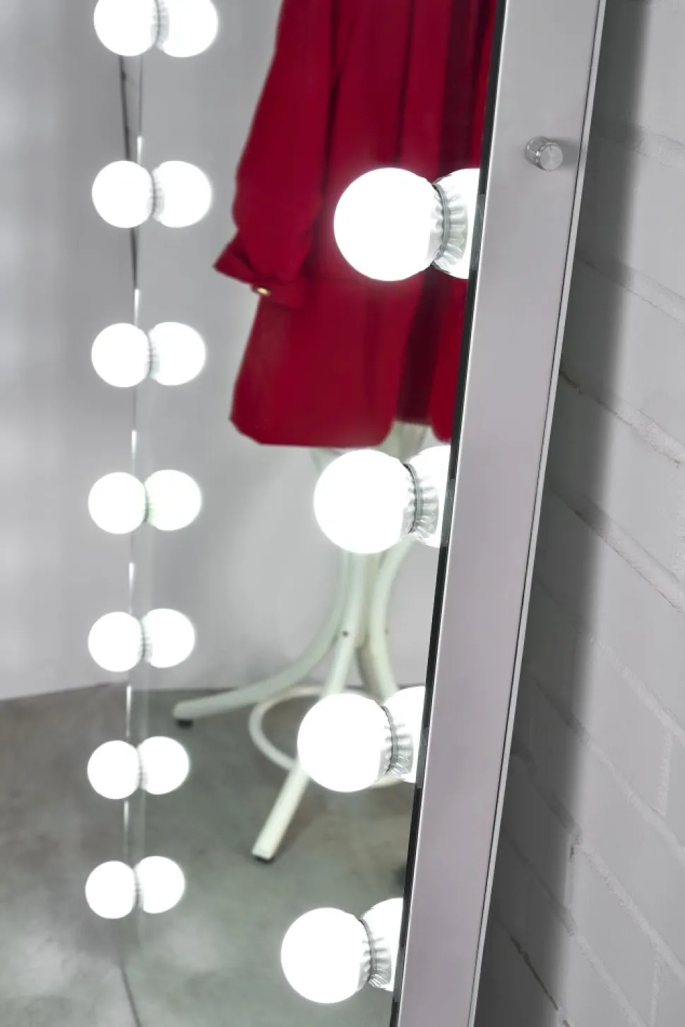 PEARL lustro stojące z oświetleniem LED (1p=1szt)1 sztuka