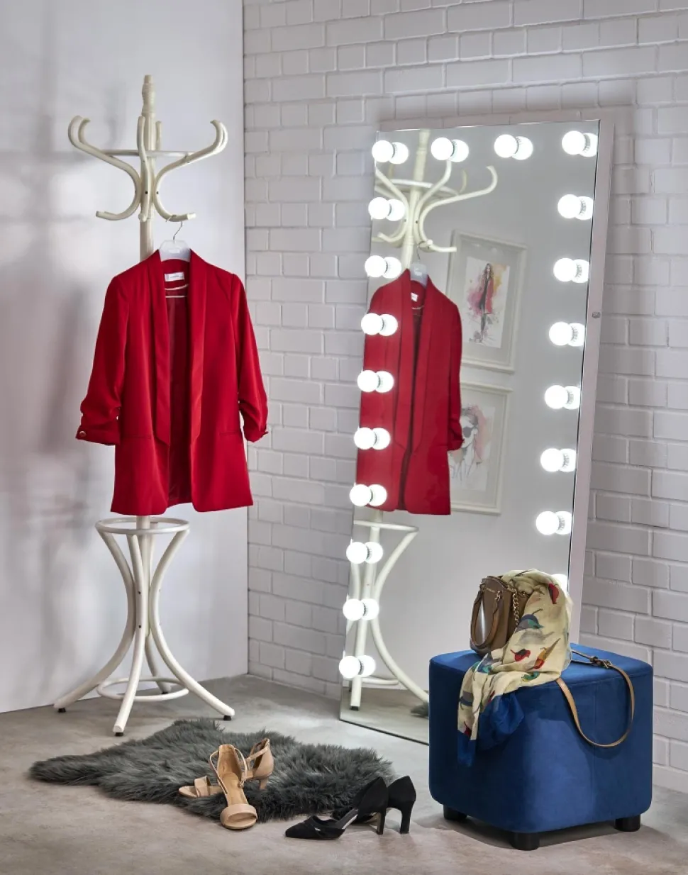 PEARL lustro stojące z oświetleniem LED (1p=1szt)1 sztuka