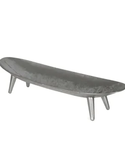 Półmisek podłużny w srebrnym kolorze o metalowym wykończeniu na czterech niskich nóżkach 53x10 cm