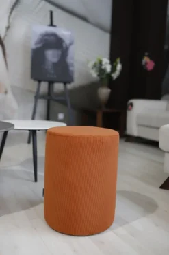Sztruksowa pufa okragła pomarańczowa Hauss Roller Cord 205.11