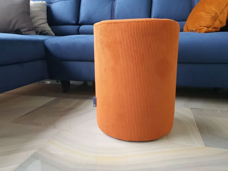 Sztruksowa pufa okragła pomarańczowa Hauss Roller Cord 205.11
